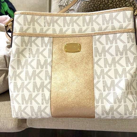 Michael Kors Handbags - Michael kors cross body